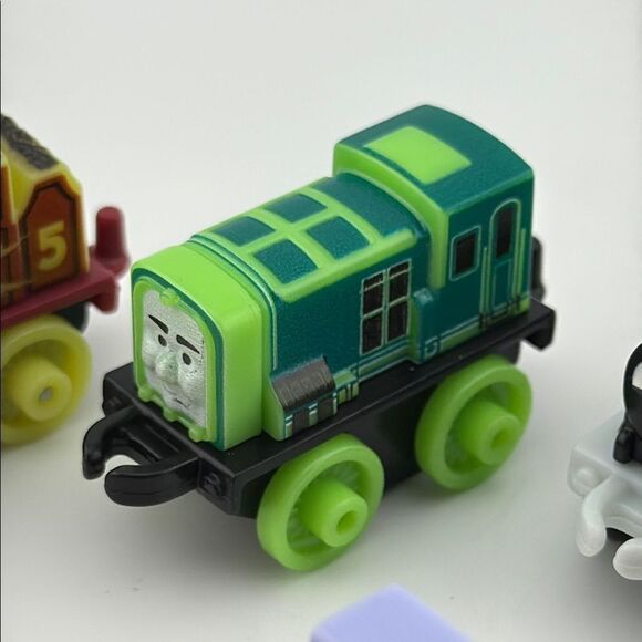RARE Thomas & Friends Mini Toy Train Set of 10 - Picture 9 of 11
